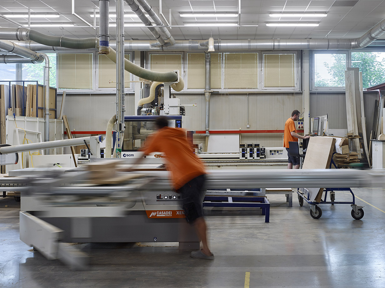 Møbelproduktion på en lettisk fabrik